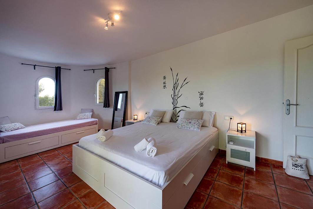 Villa Mercedes Cala Llonga  Zewnętrze zdjęcie